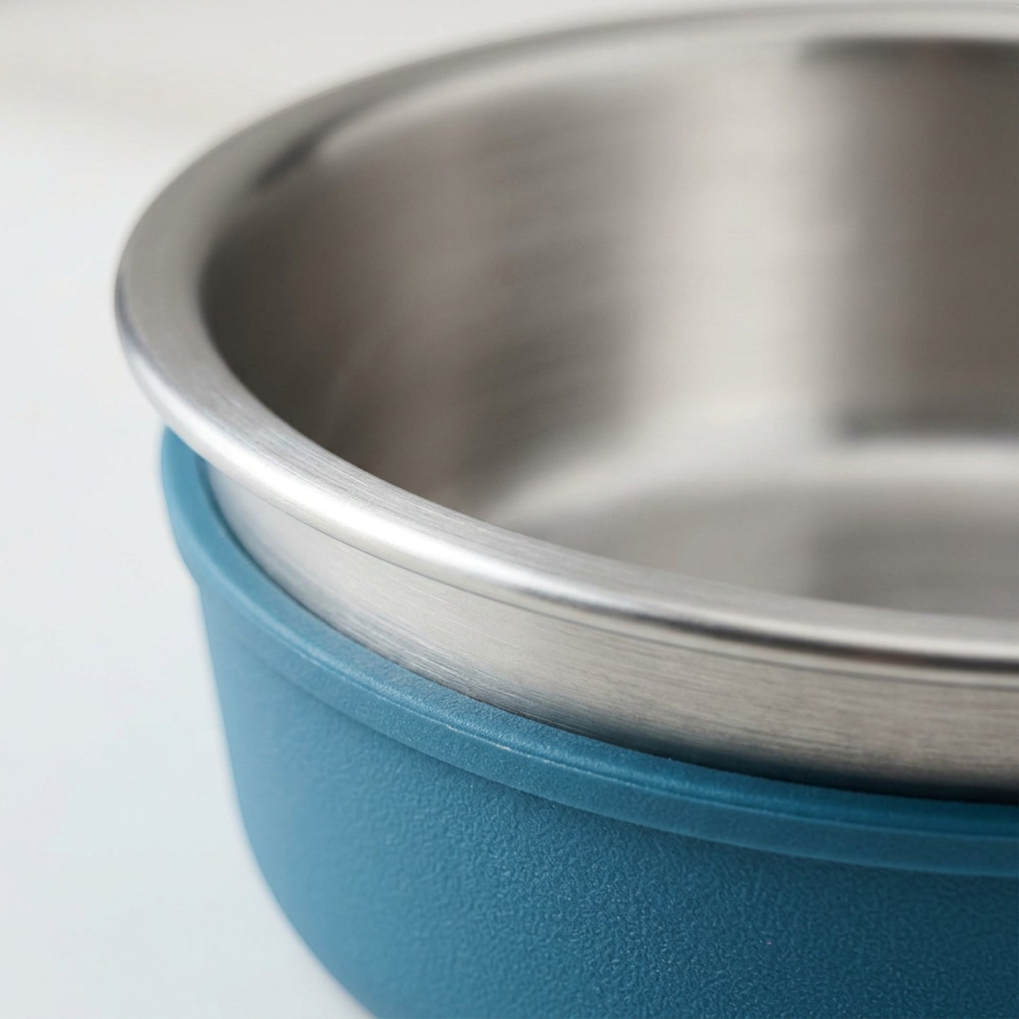 Jkwvd Rimstead Stainless Steel Pet Bowl Silicone Base 28 oz Sea Blue - Detail view
